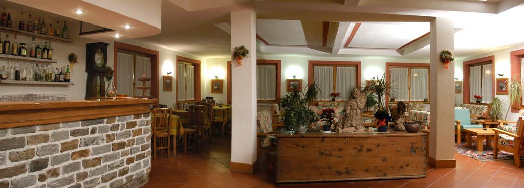 Petit Hotel Cogne Exterior photo